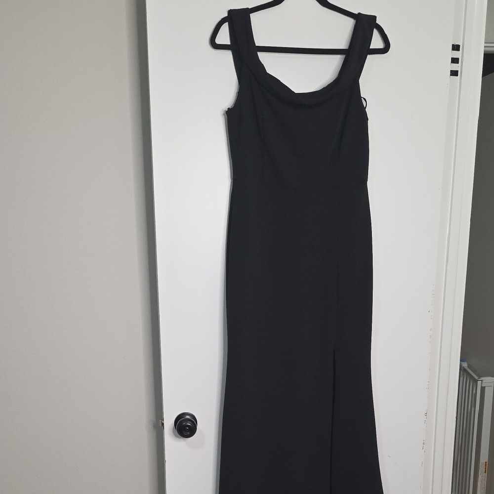 Lulu's Classic Black Maxi Dress